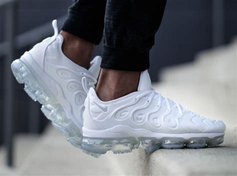 Nike VaporMax Plus Triple White 924453-100 Release Date | SneakerFiles