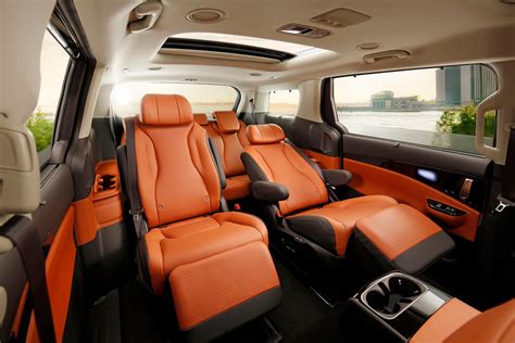 2021 Kia Sedona settles in with 'Relaxation' seats and sports V6 power - CNET