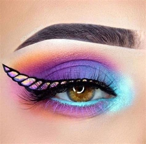 Unicorn Eye Makeup | Ideias de maquiagem, Maquiagem de unicórnio, Maquiagem olhos