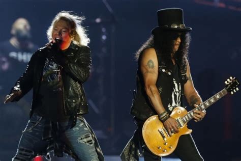 Photo Of Slash & Axl Rose In Studio Together Leads To Rumours Over New ...