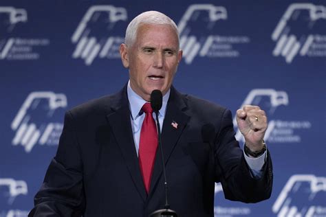 Mike Pence ends White House campaign after struggling to gain traction ...