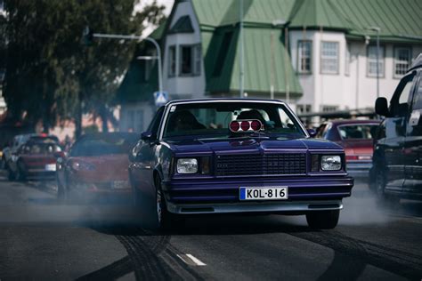 Watching These Classic Muscle Cars Do Burnouts Is How They Were Meant To Be Seen - Axleaddict News