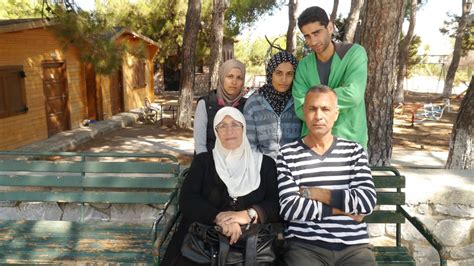 A Palestinian family and some Afghans (among them unaccompanied minors) first detainees in Moria ...