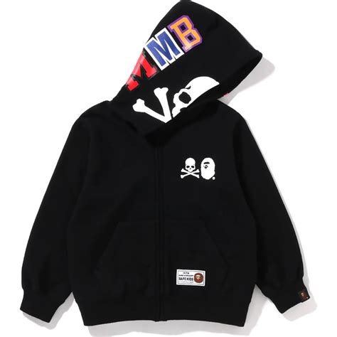 "The BAPE Hoodie: A Timeless Piece for Your Wardrobe"