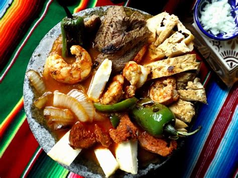 Molcajete For Two! Molcajete Mixto! - La Piña en la Cocina