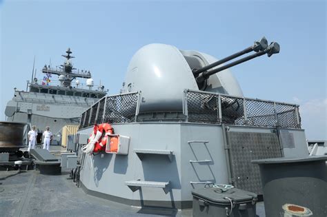 "Nobong" 40mm twin naval gun aboard South Korean landing ship ROKS ...