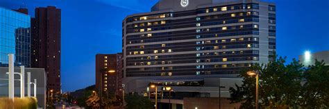 Outdoor Weddings in Baltimore | Sheraton Inner Harbor Hotel