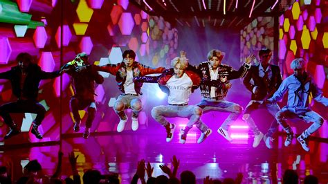 BTS Just Shut Down the 2017 AMAs With Their Mindblowing Performance | Teen Vogue