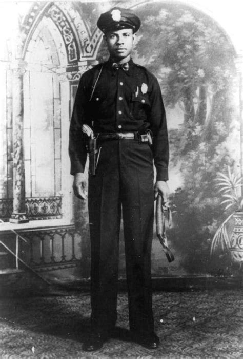 What US Police Officers Looked Liked Throughout History | Ropa de policia, Policía, Bomberos