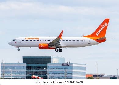 92 Sunwing plane Images, Stock Photos & Vectors | Shutterstock