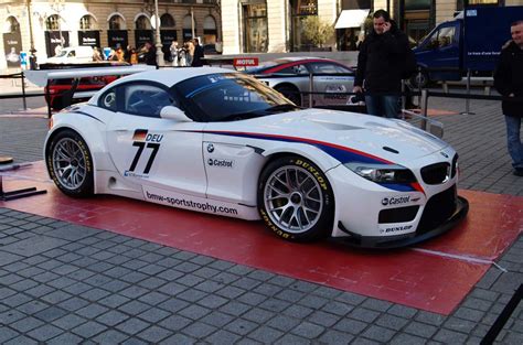 Specs Review Car: BMW Z4 GT3 for Racing Circuit