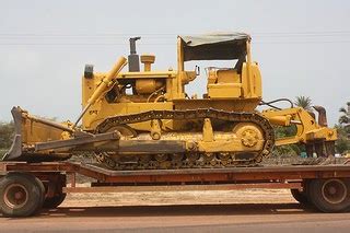 Africa Civil Engineering: Rebuilt Caterpillar D4 Bulldozer For Sale