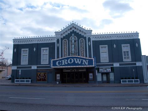 Crown Uptown Theatre | Crown Uptown Theatre at 3207 E. Dougl… | Flickr