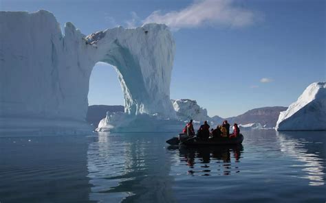 Spitsbergen to Greenland Cruise - Northern Lights