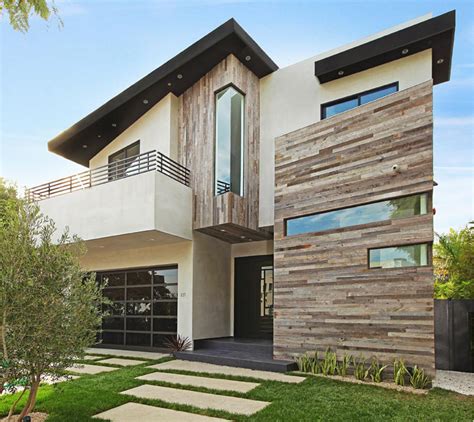 Modern Home Exterior Colors: The Perfect Blend of Rustic and Contemporary