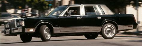 The Lincoln Lawyer and the 1986 Town Car with Soul - Old Car Memories