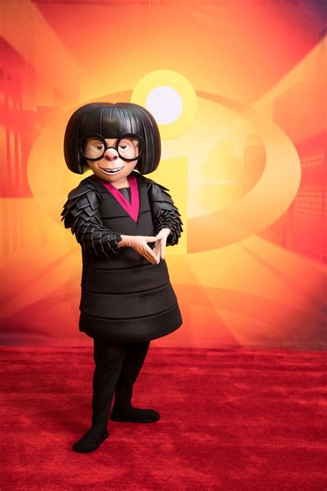 Incredibles Edna Mode Debuts With First Meet and Greet This Summer