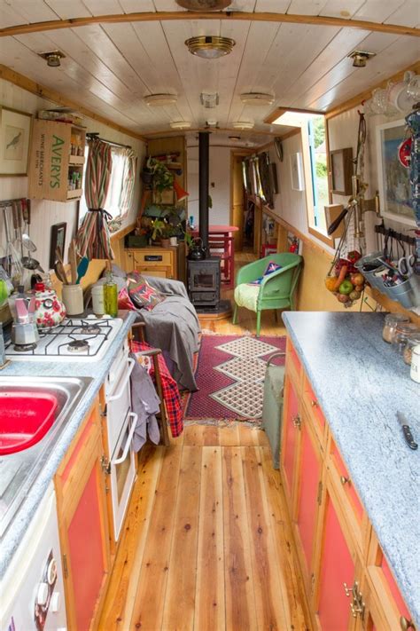 Beautiful narrowboat (saw it for sale on apolloduck.com) | Boat house interior, Canal boat ...