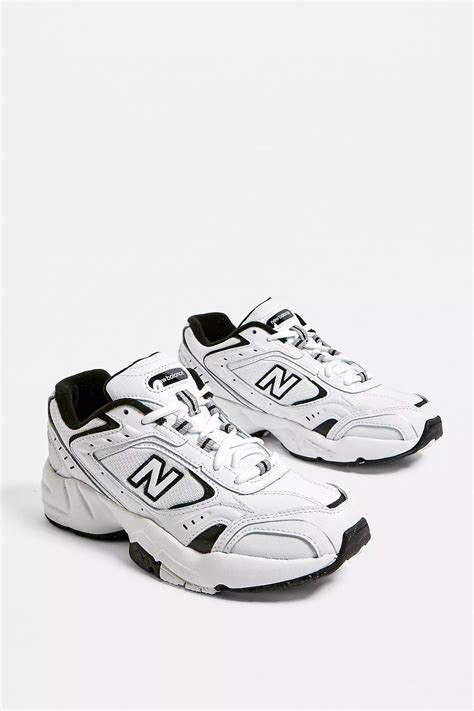 New Balance 452 Black & White Trainers | Urban Outfitters UK | รองเท้าแฟชั่น, รองเท้าผู้ชาย ...