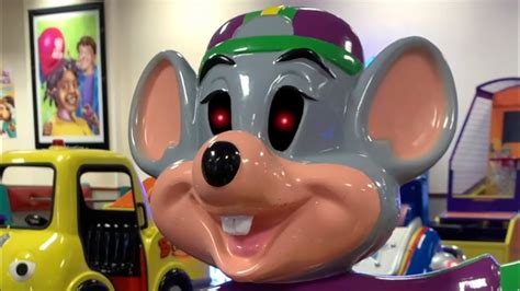 (Chuck E. Cheese) Attacked Animatronic Scary - YouTube