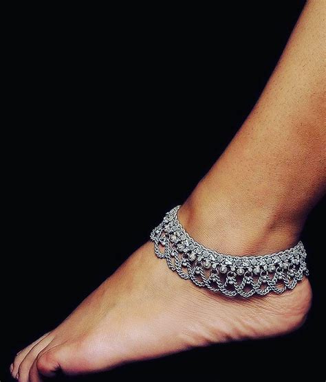 16 Silver Anklets Designs for Brides to Add to Your Bridal Tijori!