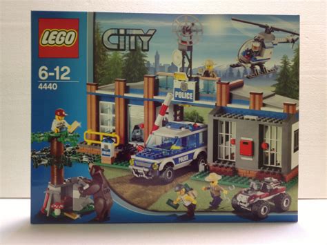 DeToyz: Lego 4440 Forest Police Station