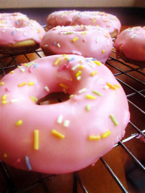 THE MESSY KITCHEN: DOHnuts (Doughnuts inspired by the Simpsons)