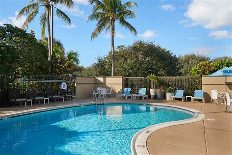 Hampton Inn Jupiter Juno Beach Pool: Pictures & Reviews - Tripadvisor