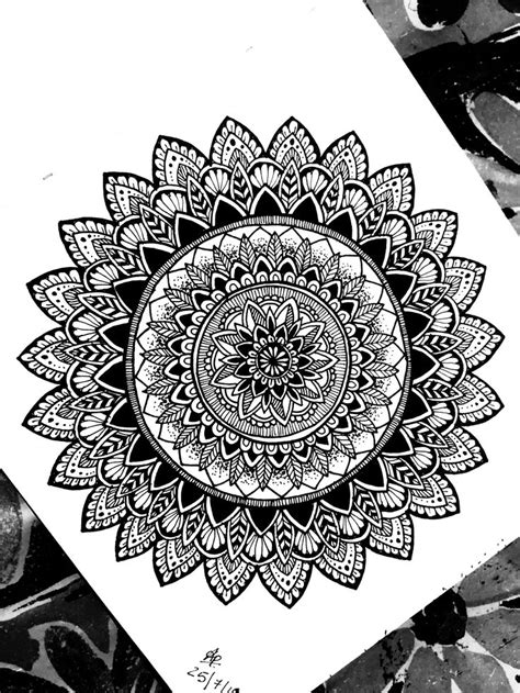 Black Mandala | Mandala art therapy, Black ink art, Mandala drawing