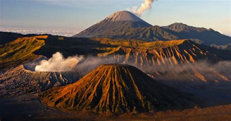 11 Volcano Hikes Perfect For The Adventure Traveller In Your Life | HuffPost Canada