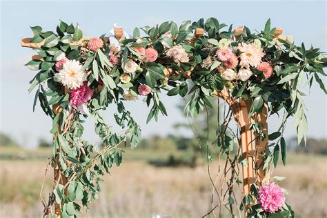 Romantic Early Mountain Vineyard Wedding