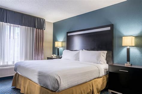 HOLIDAY INN EXPRESS & SUITES ROANOKE RAPIDS SE, AN IHG HOTEL $103 ...