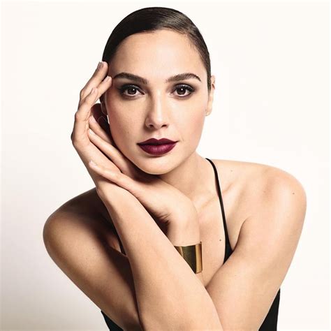 GAL GADOT for Revlon Russia’s Super Lustrous Lipstick 2018 Collection – HawtCelebs