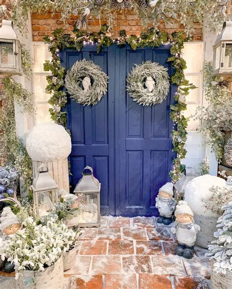 25 Enchanting Porch Christmas Lights Ideas to Illuminate Your Home with Festive Splendor