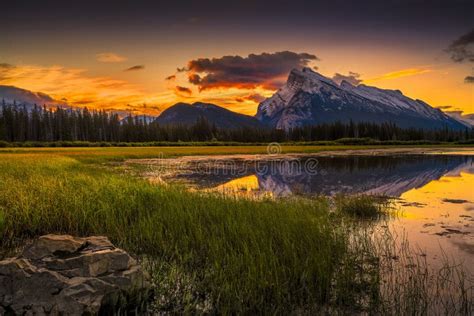 Sunrise at Vermilion Lakes/Canada Stock Image - Image of canadian ...