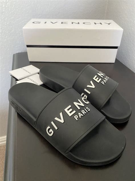 Total 48+ imagen silver givenchy slides - Abzlocal.mx