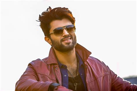 Taxiwala-Movie-Vijay-Devarakonda-HD-Images - metromatinee.com Lifestyle Entertainment & Sports