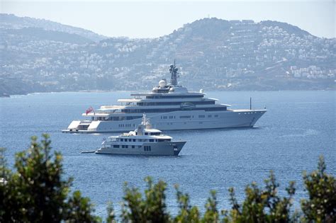 Roman Abramovich's yacht is 'the prize to seize' amid Russia conflict