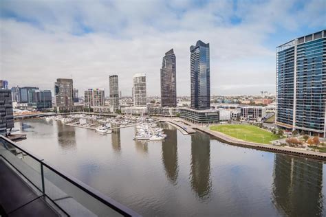 Book Melbourne Private Apartments - Collins Street Waterfront ...