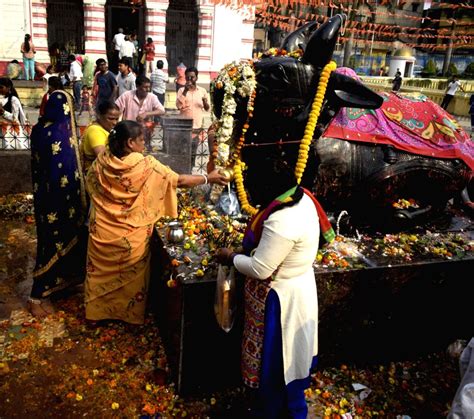 Devotees perform rituals during Maha Shivaratri in Kolkata