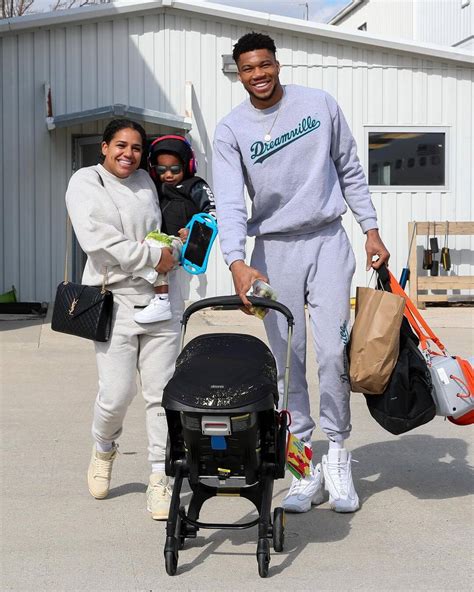 Best Photos of Giannis Antetokounmpo and His Family - Celebritopedia