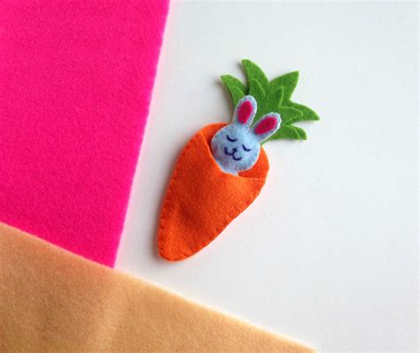 Sleepy Bunny Easy Easter Felt Craft Learn to Sew Project in 2020 | Felt crafts, Felt easter ...