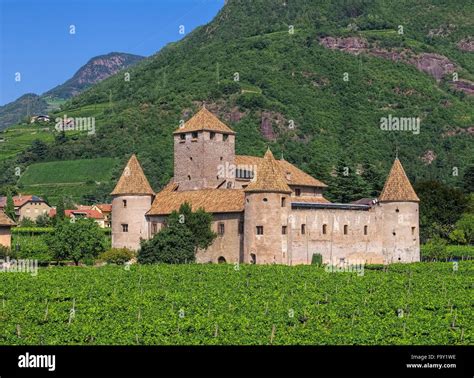 Bozen Schloss Maretsch - Bolzano Maretsch Castle 01 Stock Photo - Alamy