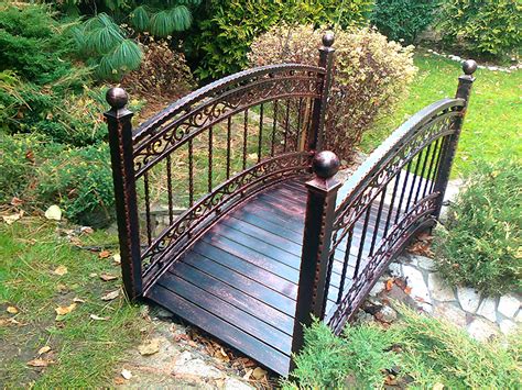 Metal Garden Bridge: Decorative and Functional Item for Home Garden – HomesFeed