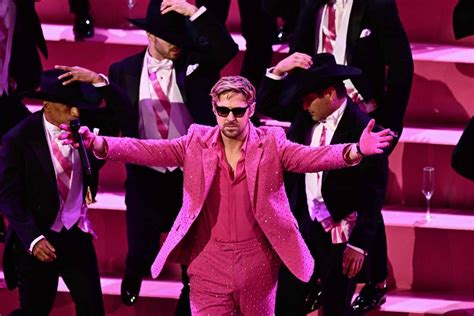 Ryan Gosling interpreta la canción "I'm Just Ken" de la película "Barbie" durante los Oscar