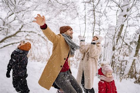 11 Budget-Friendly Winter Outdoor Activities for Toddlers and Kids ...