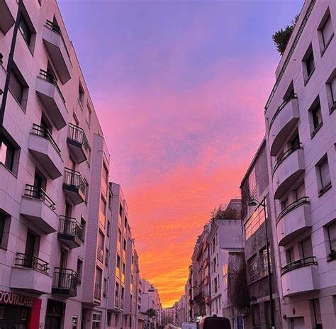 IMAGES. Pourquoi le ciel de Paris était rouge après avoir été jaune