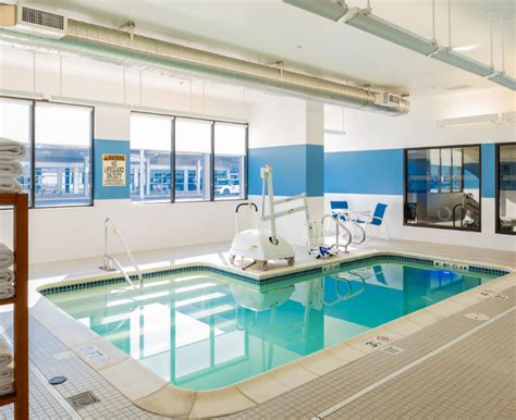 Bangor Maine Hotel Indoor Pool | Bangor Aviator Hotel