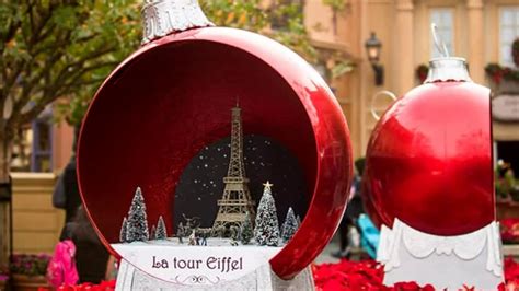 French Christmas Decorations - YouTube