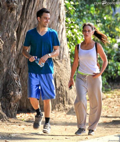 Jennifer Love Hewitt et Brian Hallisay font du sport du côté de Santa ...